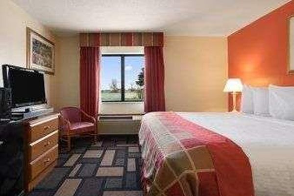 BAYMONT SUITES SPRINGFIELD (Springfield)